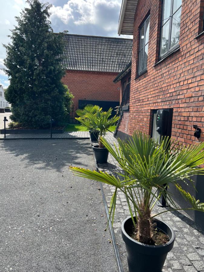 Unik Bnb Midt I Byen Herning Esterno foto